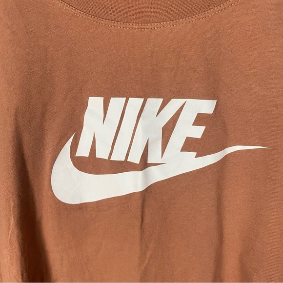 Never Worn Nike Tee Short Sleeved Nude Colored Crop Top! - Picture 2 of 5